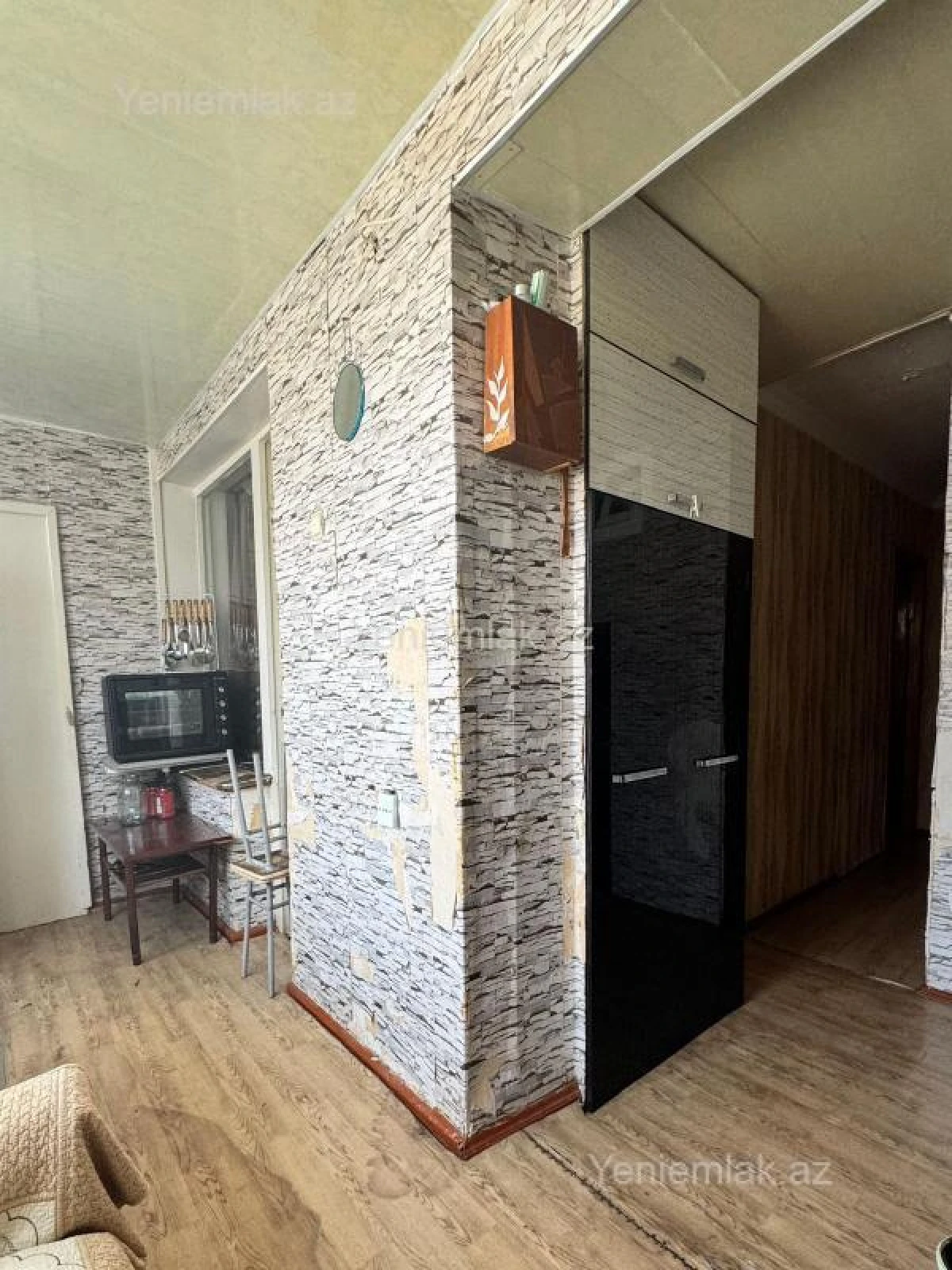 Satılır 4 otaqlı köhnə tikili 90 m²