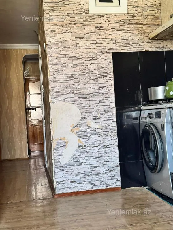 Satılır 4 otaqlı köhnə tikili 90 m²