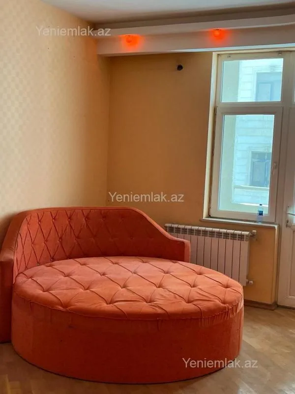 Satılır 4 otaqlı yeni tikili 215 m²