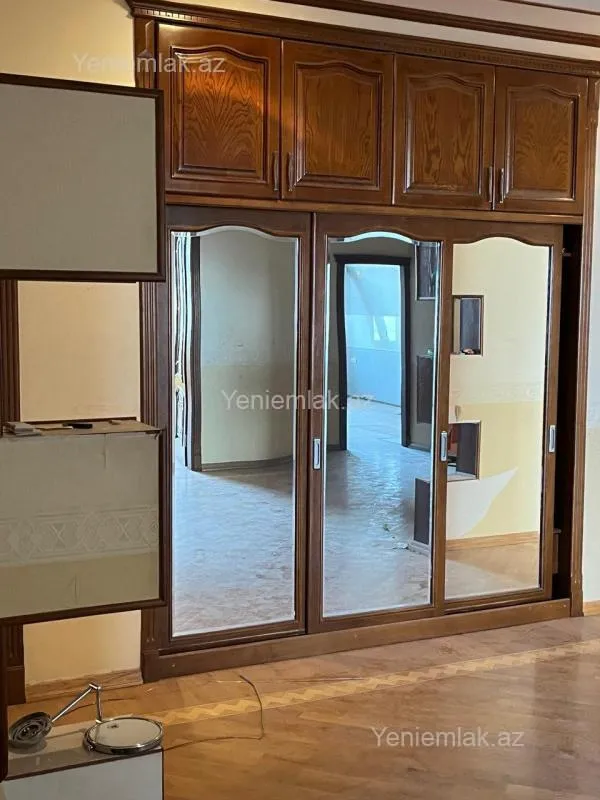 Satılır 4 otaqlı yeni tikili 215 m²