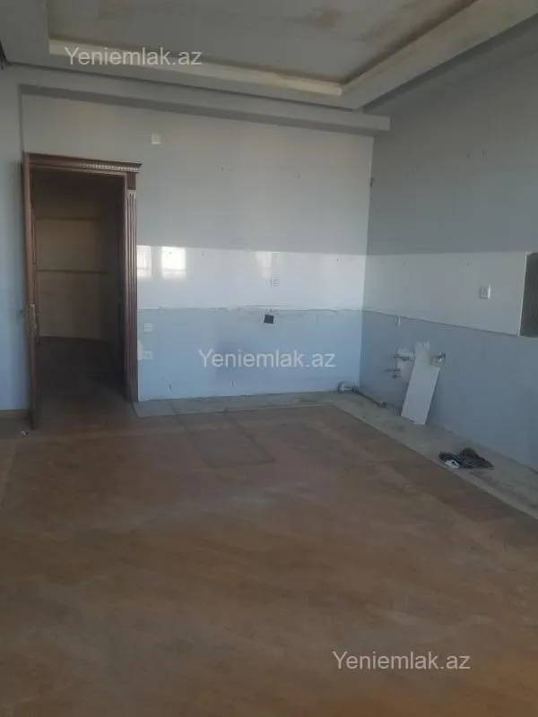 Satılır 4 otaqlı yeni tikili 215 m²