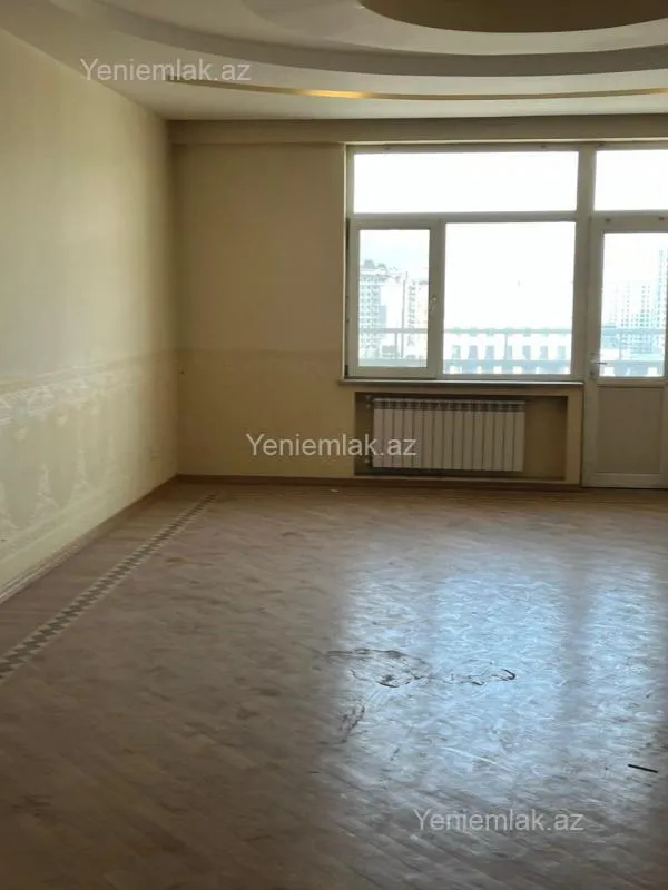 Satılır 4 otaqlı yeni tikili 215 m²