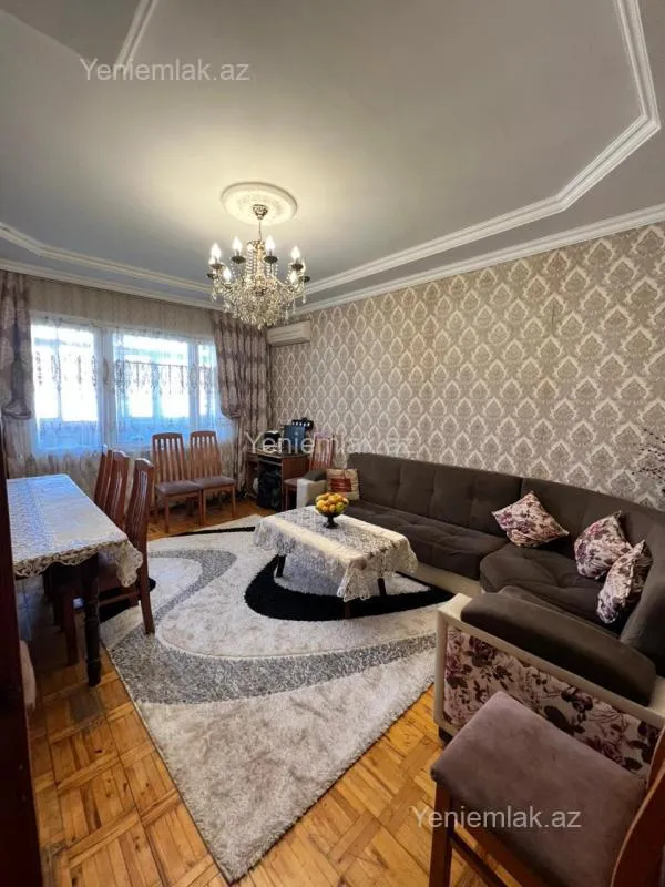 Satılır 1 otaqlı köhnə tikili 42 m²