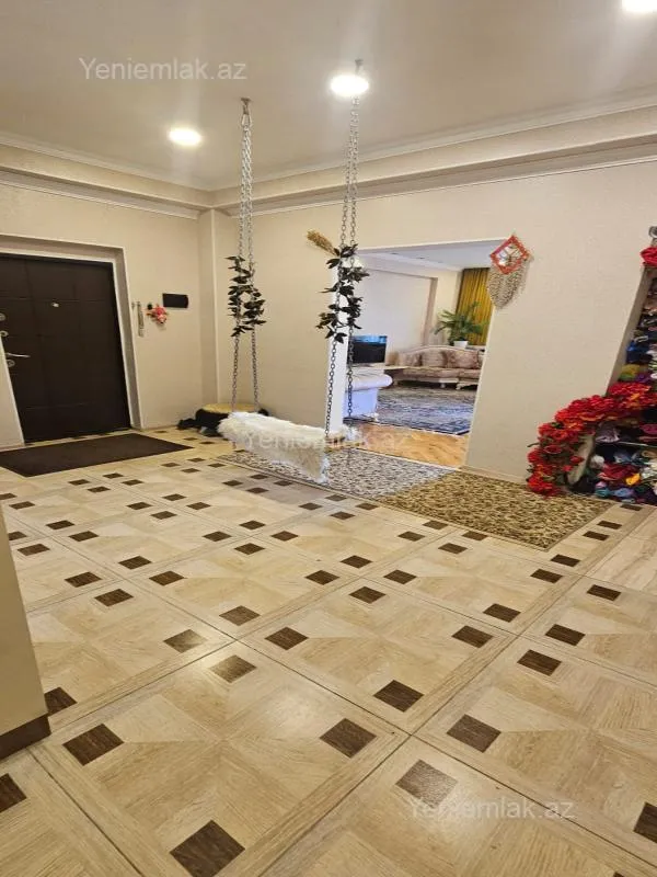 Satılır 3 otaqlı yeni tikili 115 m²