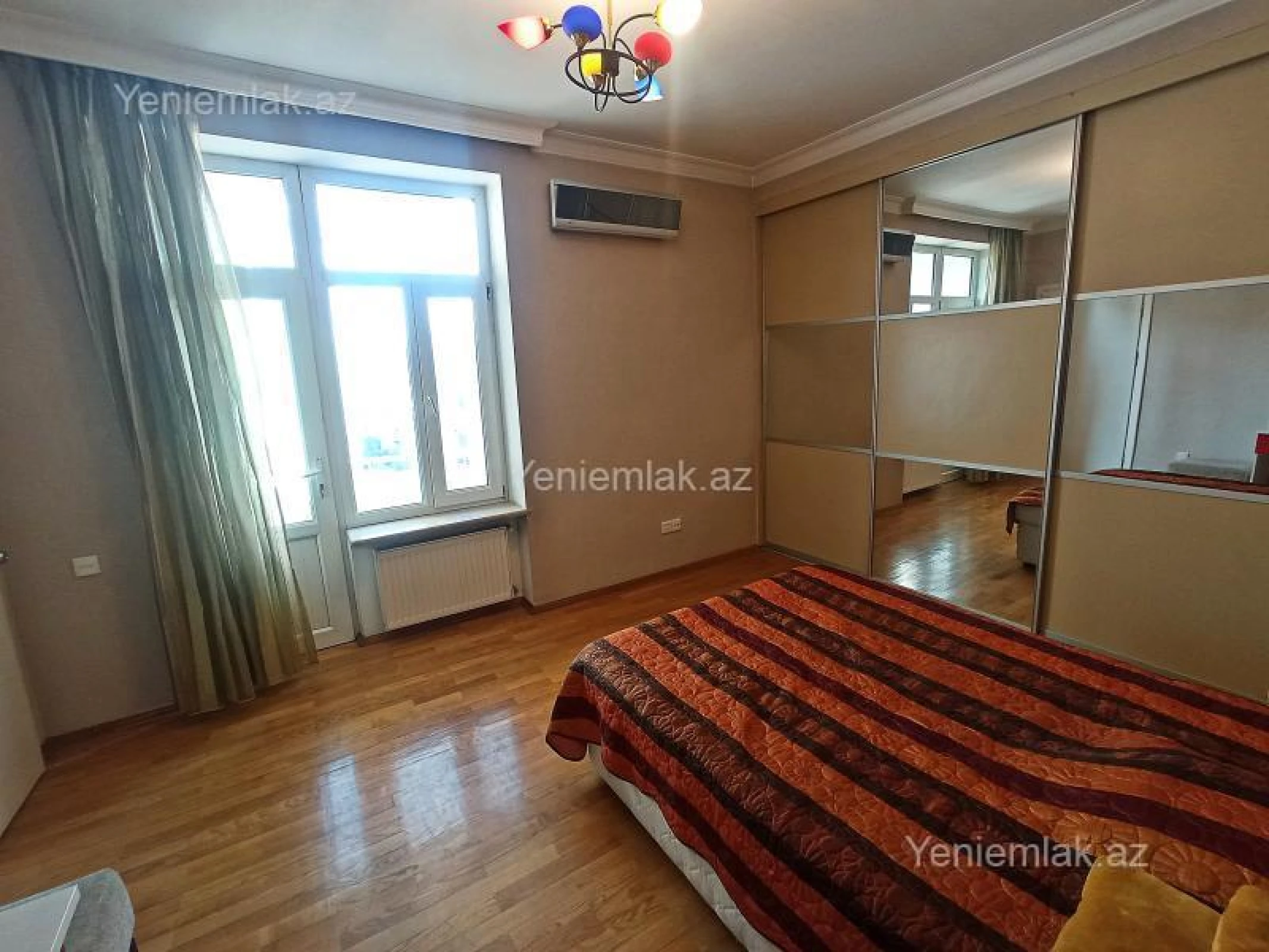 Satılır 3 otaqlı yeni tikili 130 m²