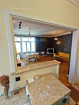 Satılır 3 otaqlı yeni tikili 130 m²