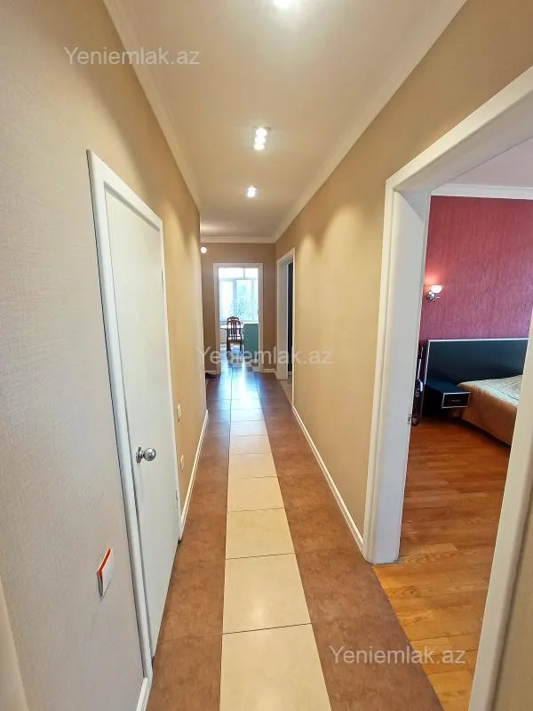 Satılır 3 otaqlı yeni tikili 130 m²