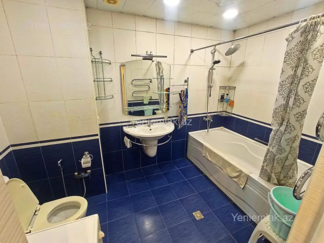 Satılır 3 otaqlı yeni tikili 130 m²