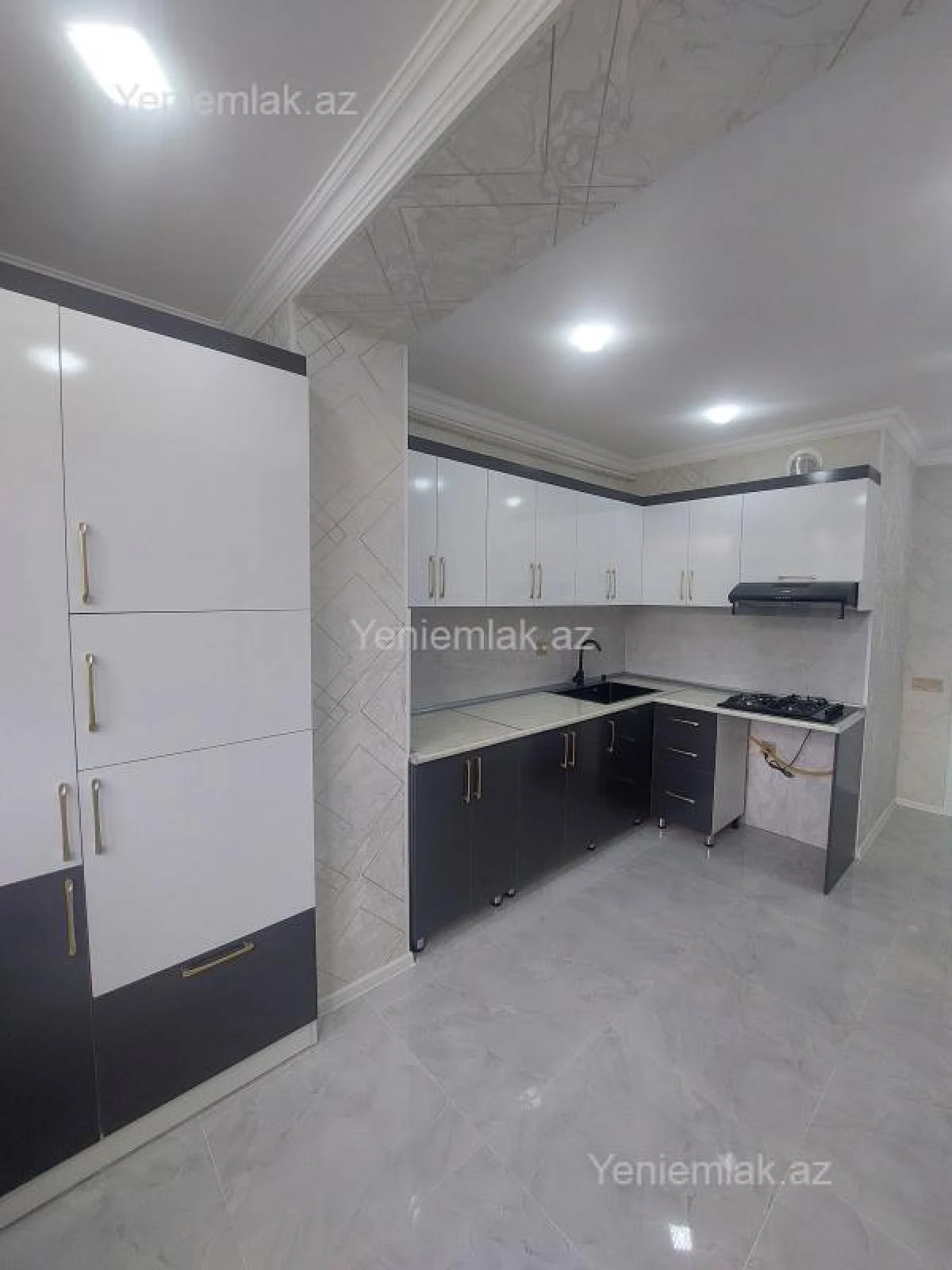 Satılır 2 otaqlı köhnə tikili 56 m²