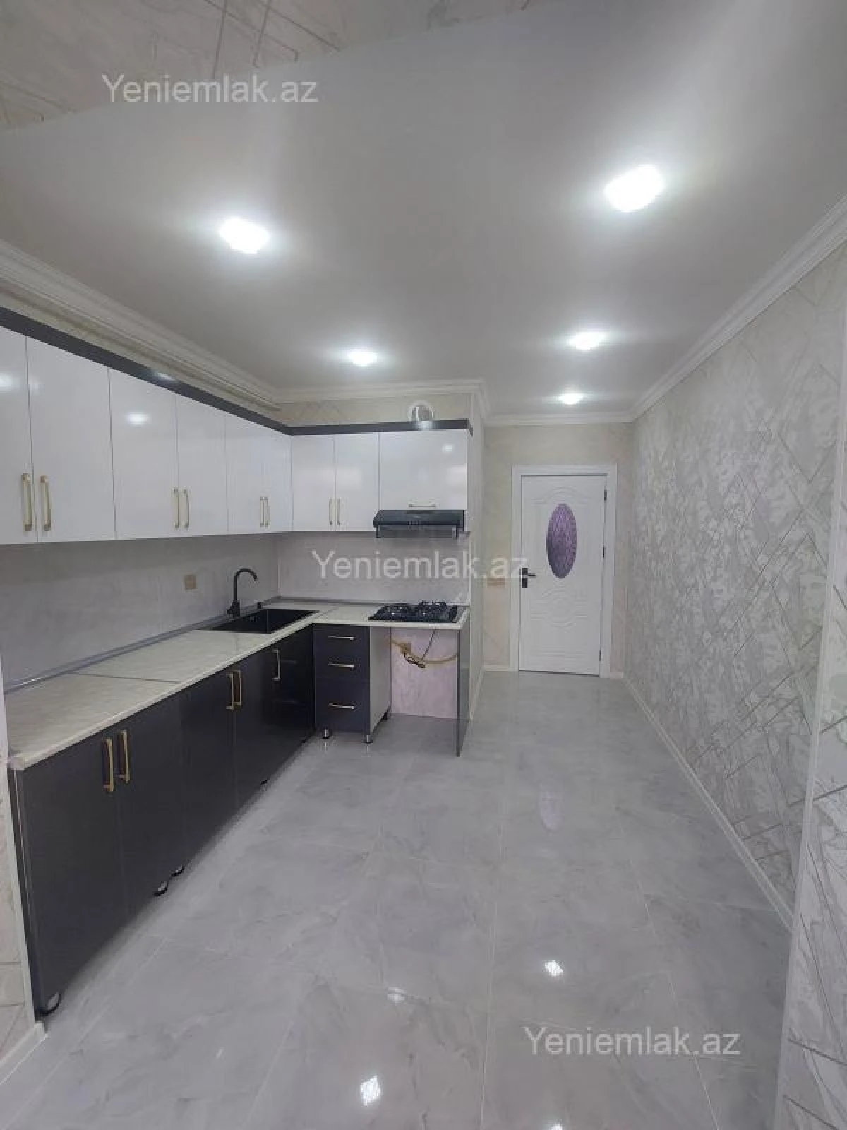 Satılır 2 otaqlı köhnə tikili 56 m²