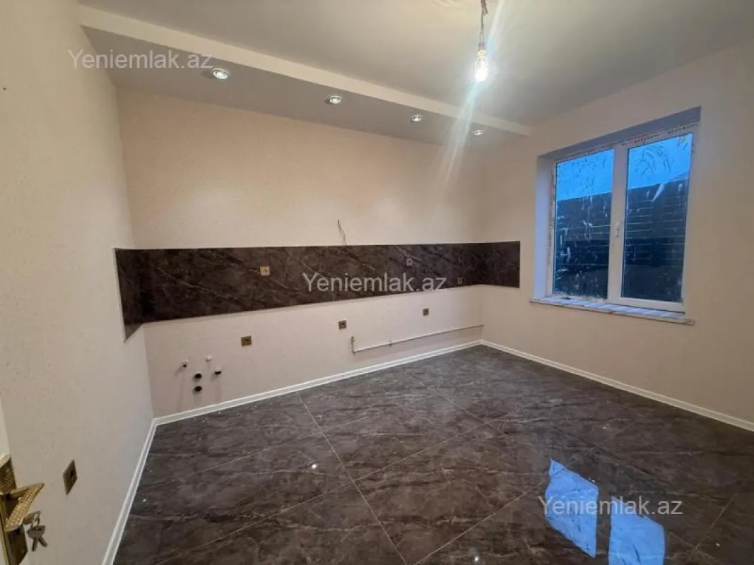 Satılır 4 otaqlı həyət evi 130 m²