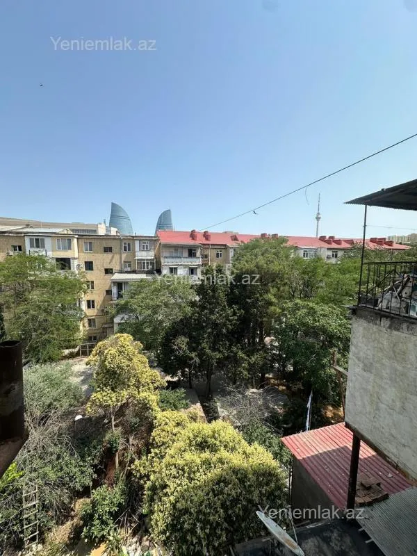 Satılır 2 otaqlı köhnə tikili 50 m²