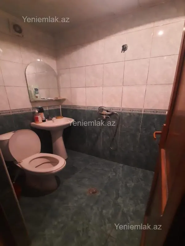 Satılır 1 otaqlı köhnə tikili 32 m²