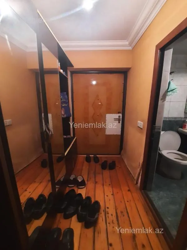 Satılır 1 otaqlı köhnə tikili 32 m²