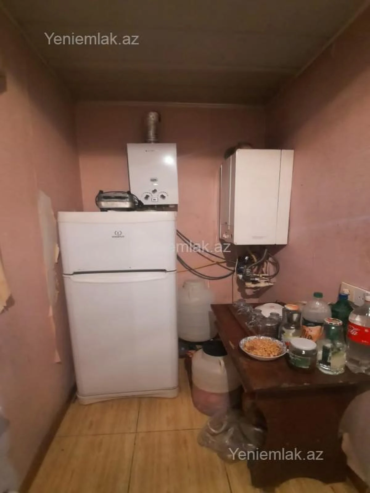 Satılır 1 otaqlı köhnə tikili 32 m²