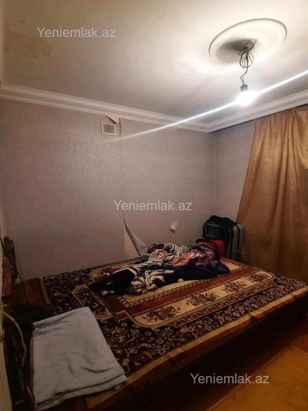 Satılır 1 otaqlı köhnə tikili 32 m²