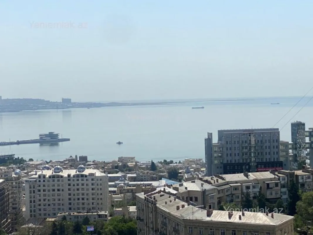 Satılır 4 otaqlı yeni tikili 180 m²