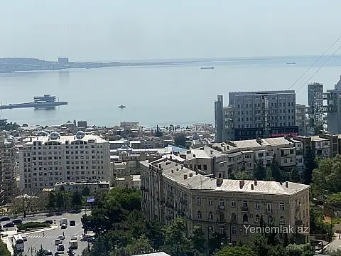 Satılır 4 otaqlı yeni tikili 180 m²