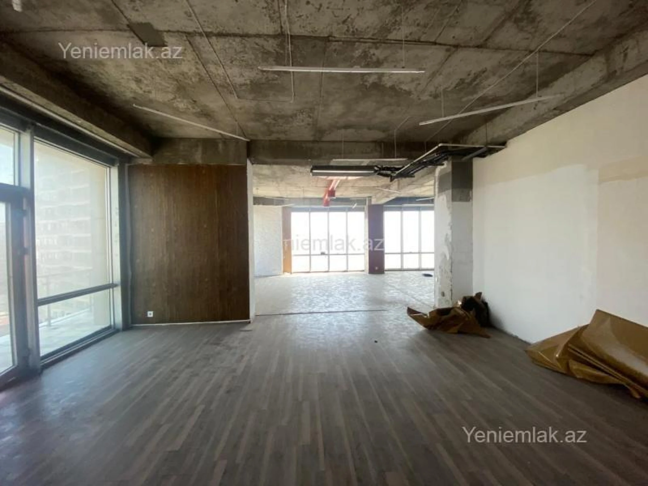 Satılır 4 otaqlı yeni tikili 180 m²