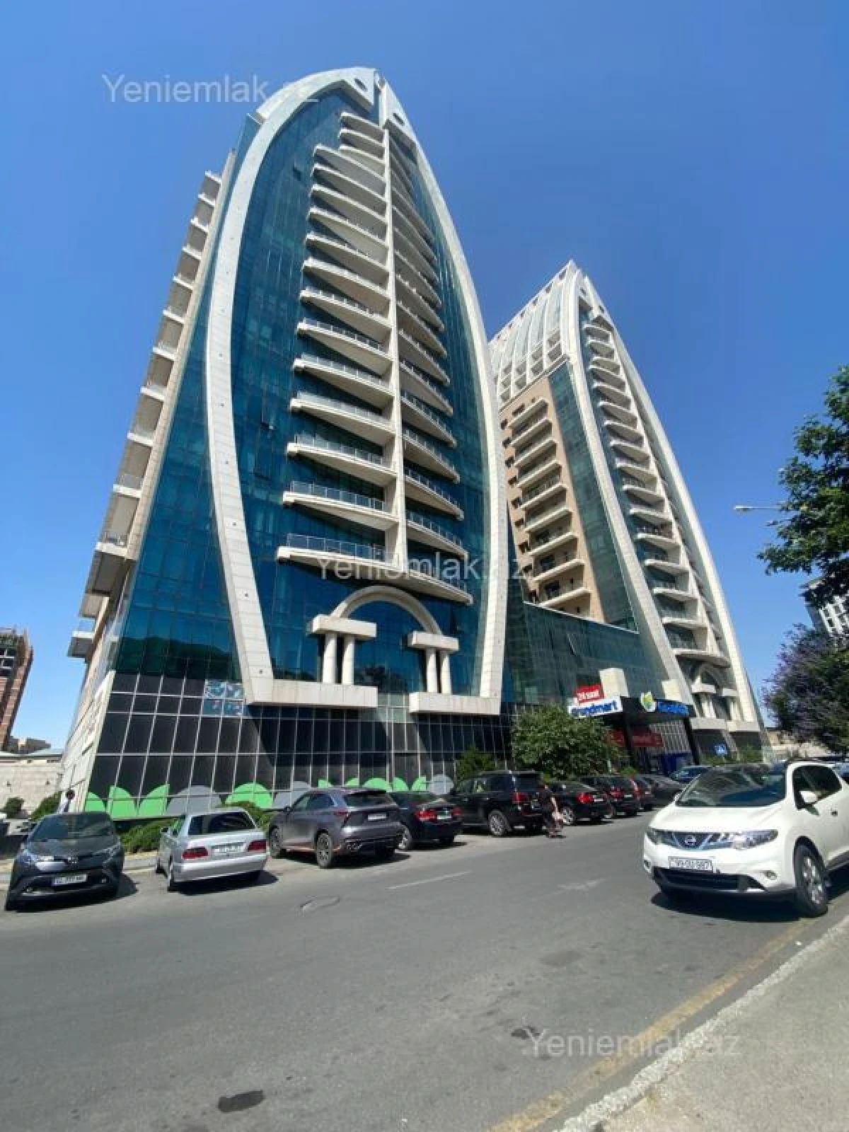 Satılır 4 otaqlı yeni tikili 180 m²