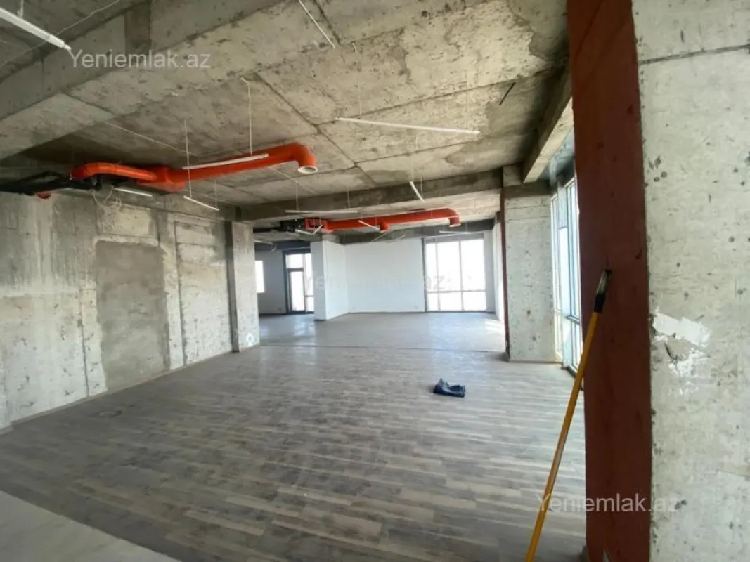 Satılır 4 otaqlı yeni tikili 180 m²