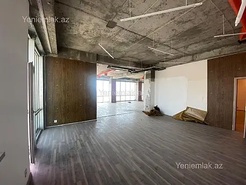 Satılır 4 otaqlı yeni tikili 180 m²
