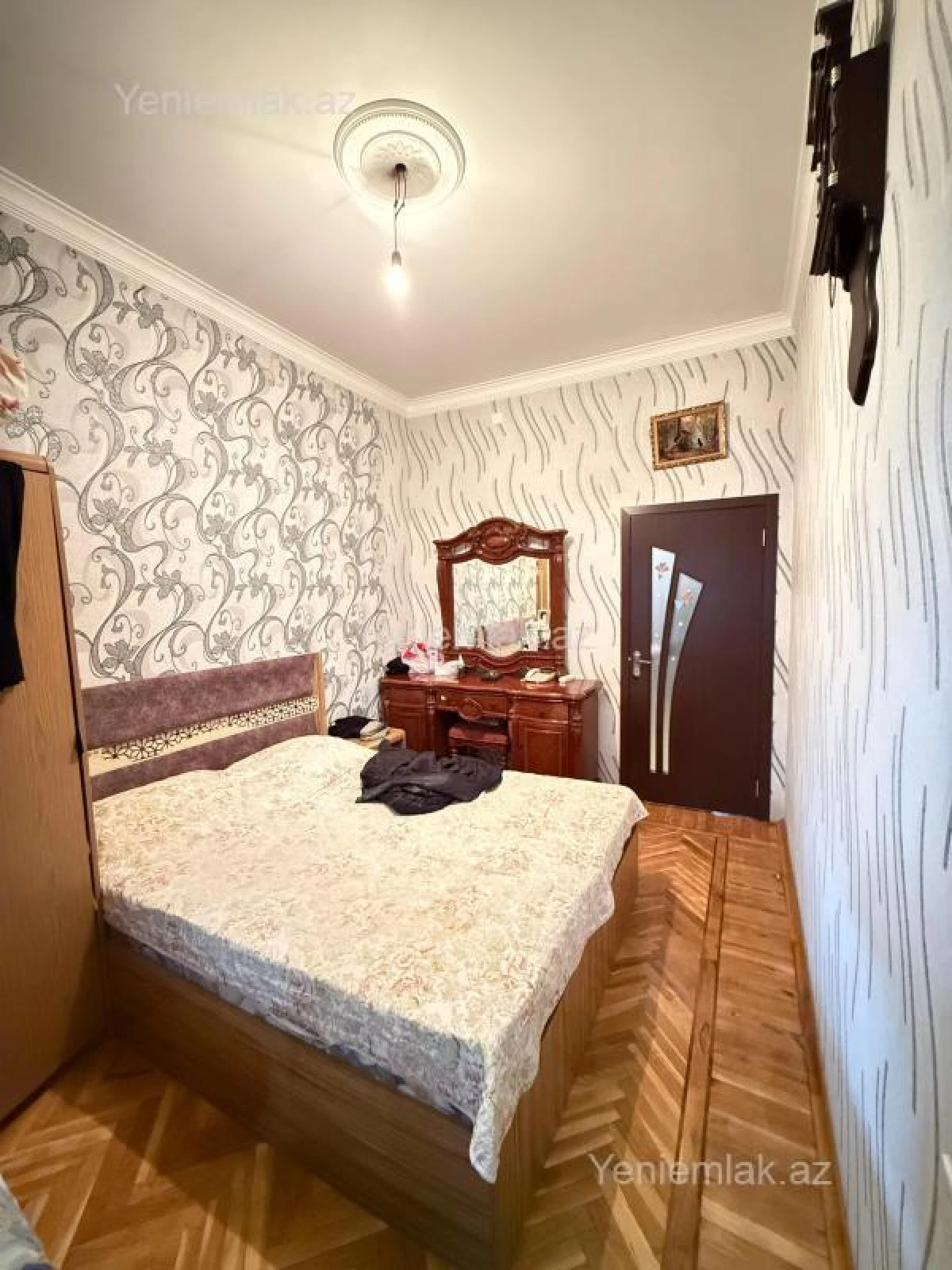 Satılır 3 otaqlı köhnə tikili 100 m²