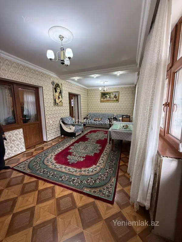 Satılır 3 otaqlı köhnə tikili 100 m²