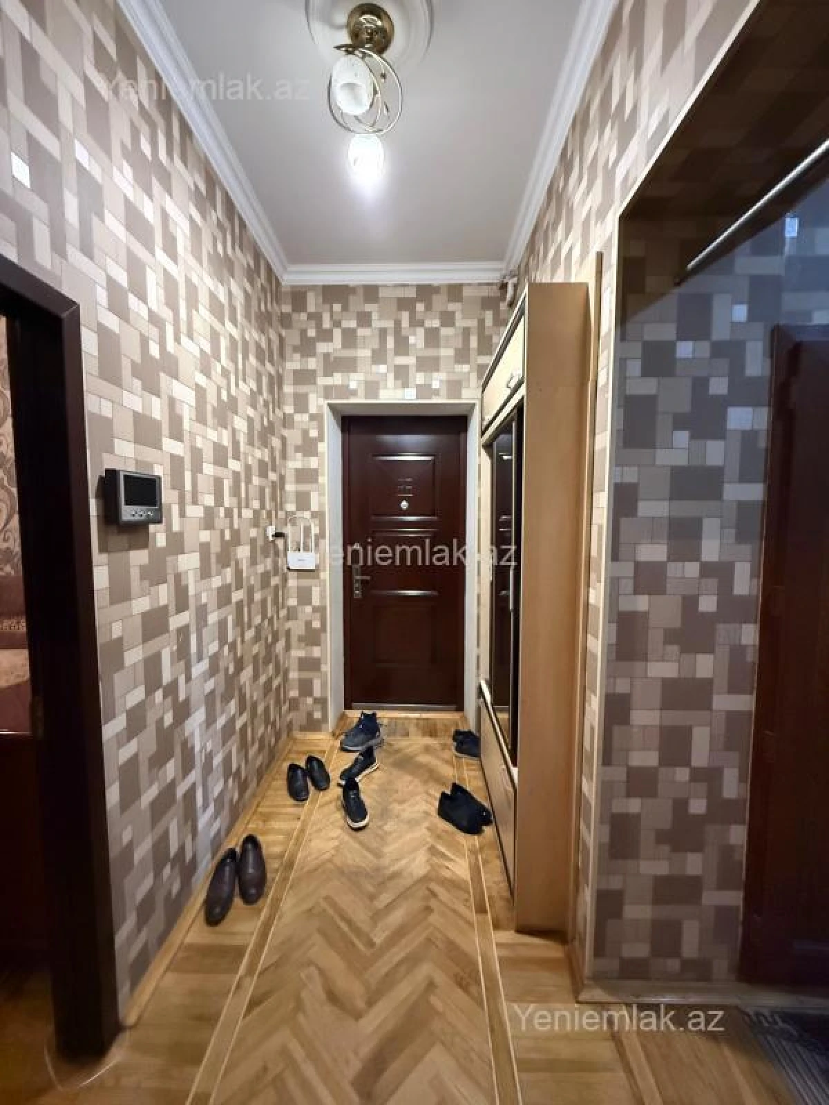 Satılır 3 otaqlı köhnə tikili 100 m²