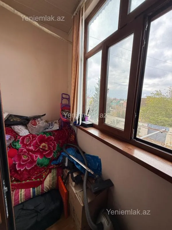 Satılır 3 otaqlı köhnə tikili 100 m²