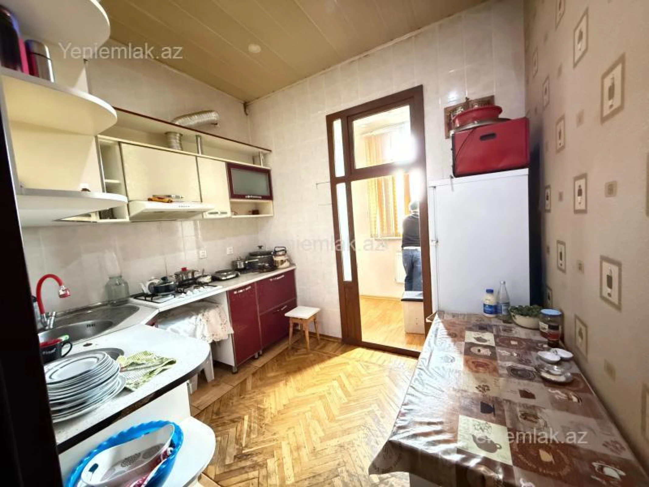 Satılır 3 otaqlı köhnə tikili 100 m²