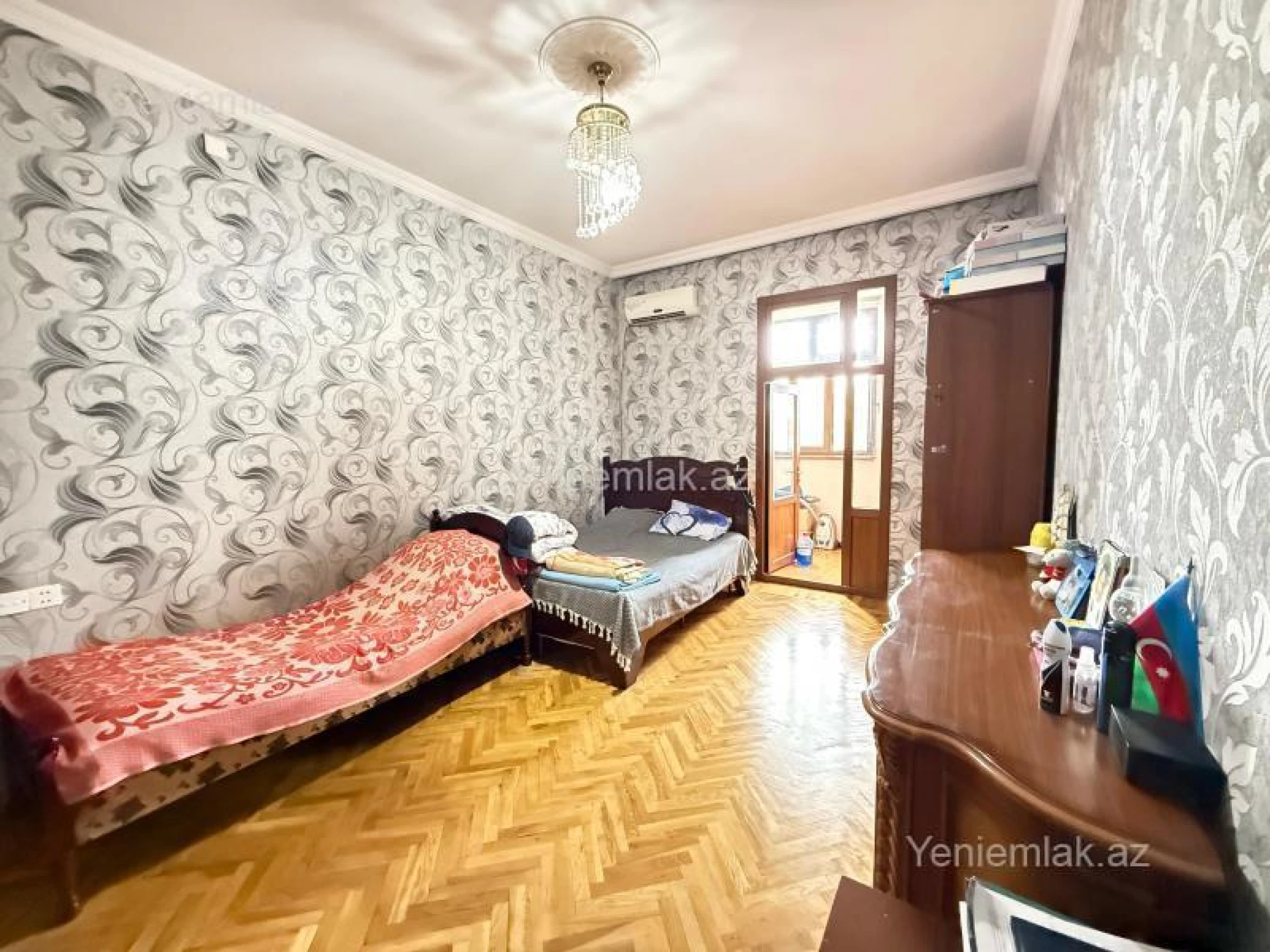 Satılır 3 otaqlı köhnə tikili 100 m²