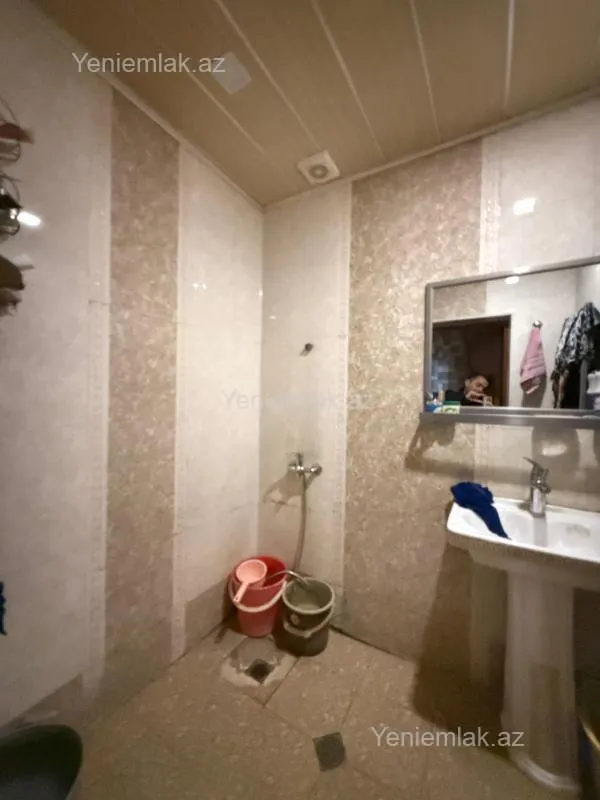 Satılır 3 otaqlı köhnə tikili 100 m²