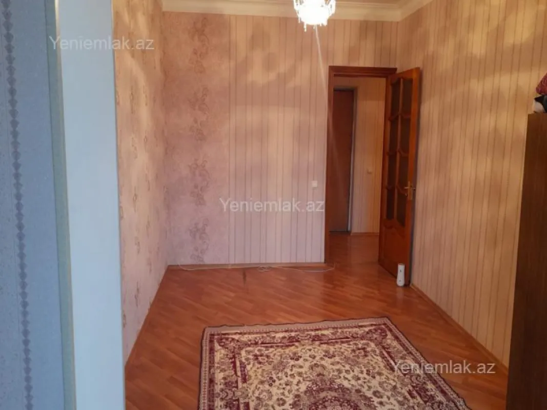 Satılır 4 otaqlı köhnə tikili 100 m²