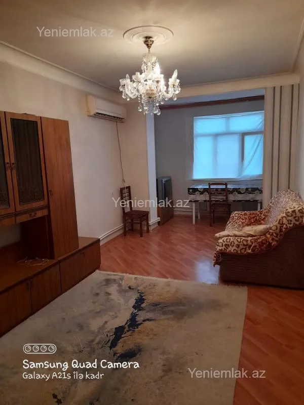 Satılır 4 otaqlı köhnə tikili 100 m²