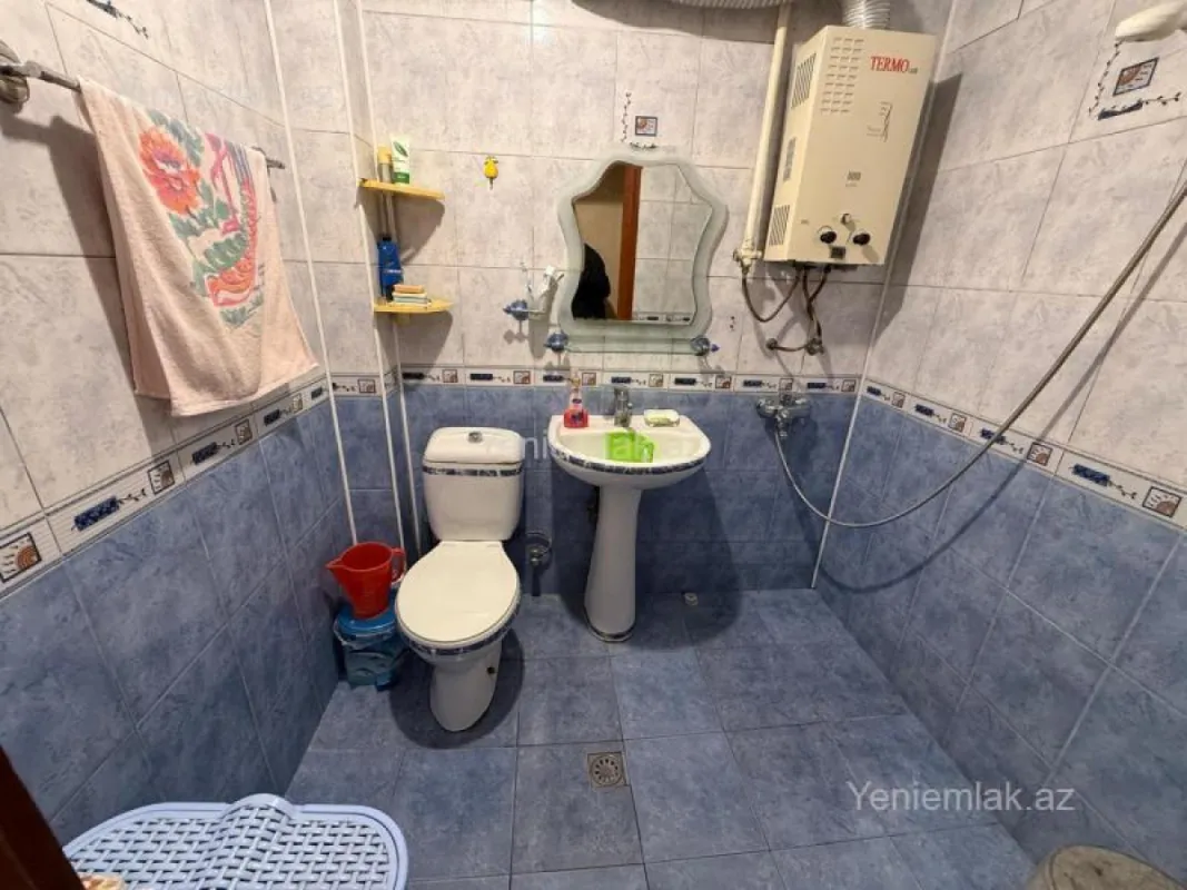 Satılır 2 otaqlı köhnə tikili 70 m²