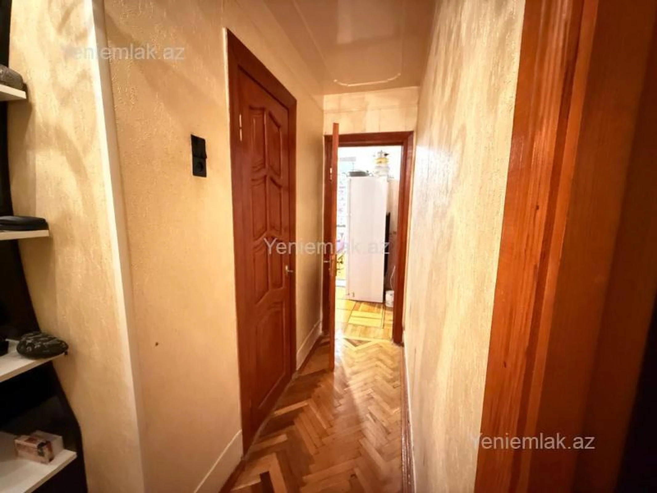 Satılır 2 otaqlı köhnə tikili 75 m²