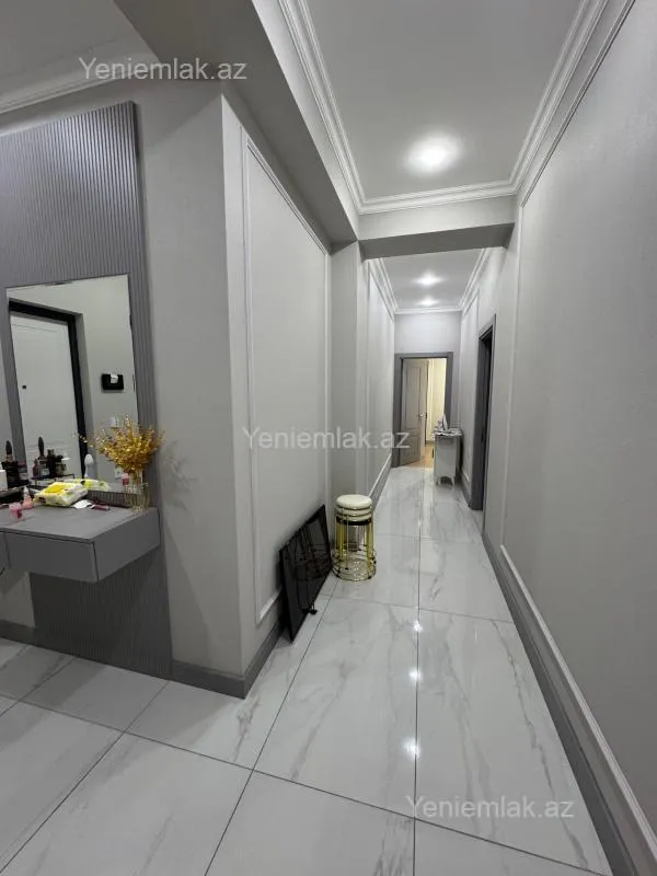 Satılır 2 otaqlı yeni tikili 82 m²