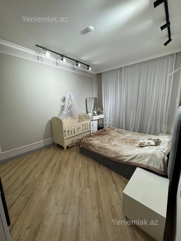 Satılır 2 otaqlı yeni tikili 82 m²