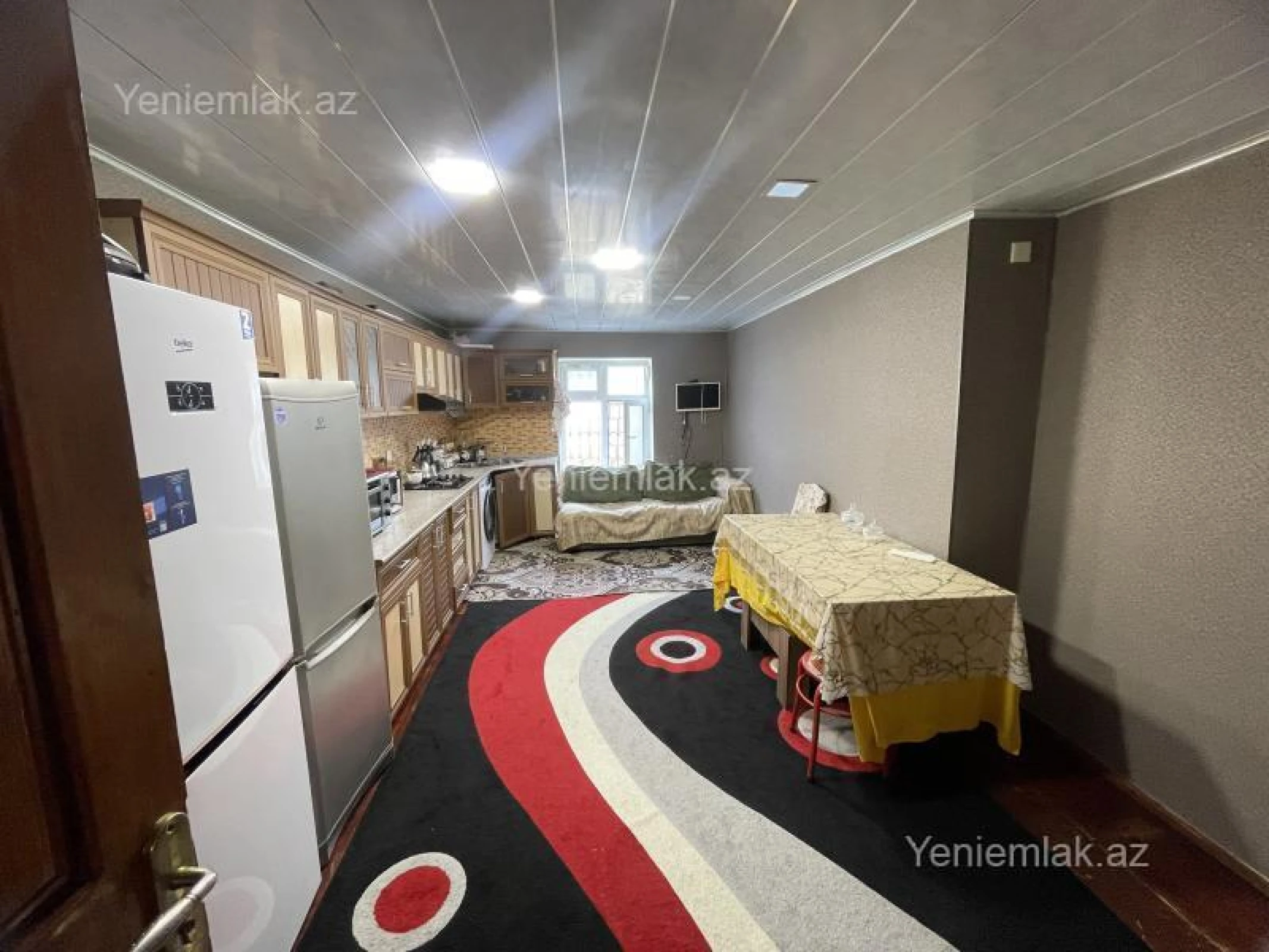 Satılır 5 otaqlı həyət evi 280 m²