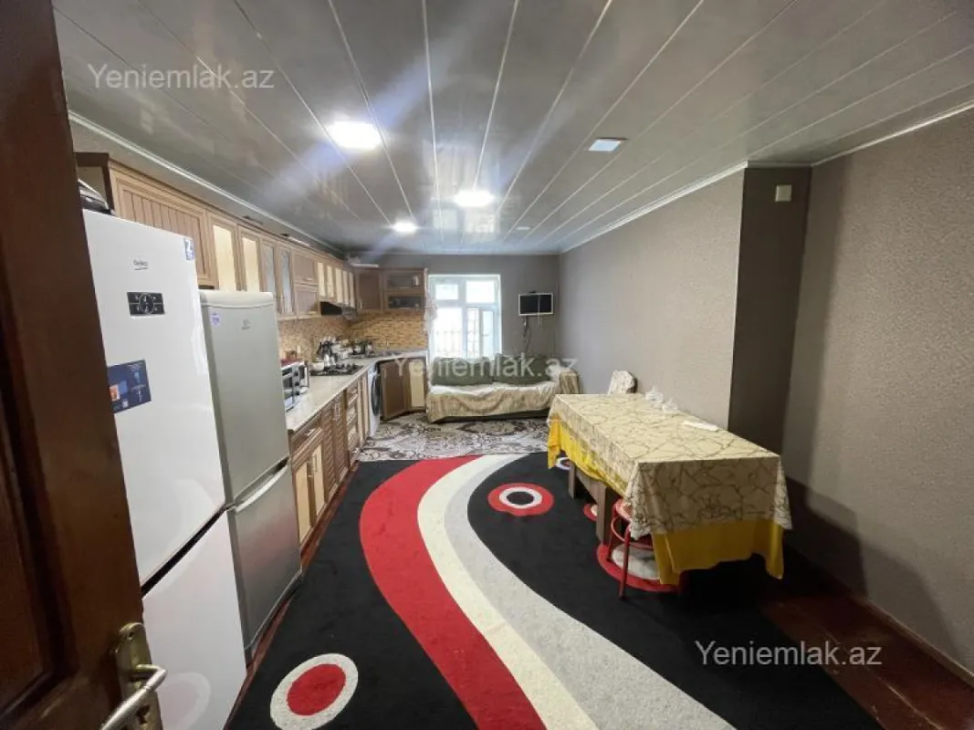 Satılır 5 otaqlı həyət evi 280 m²