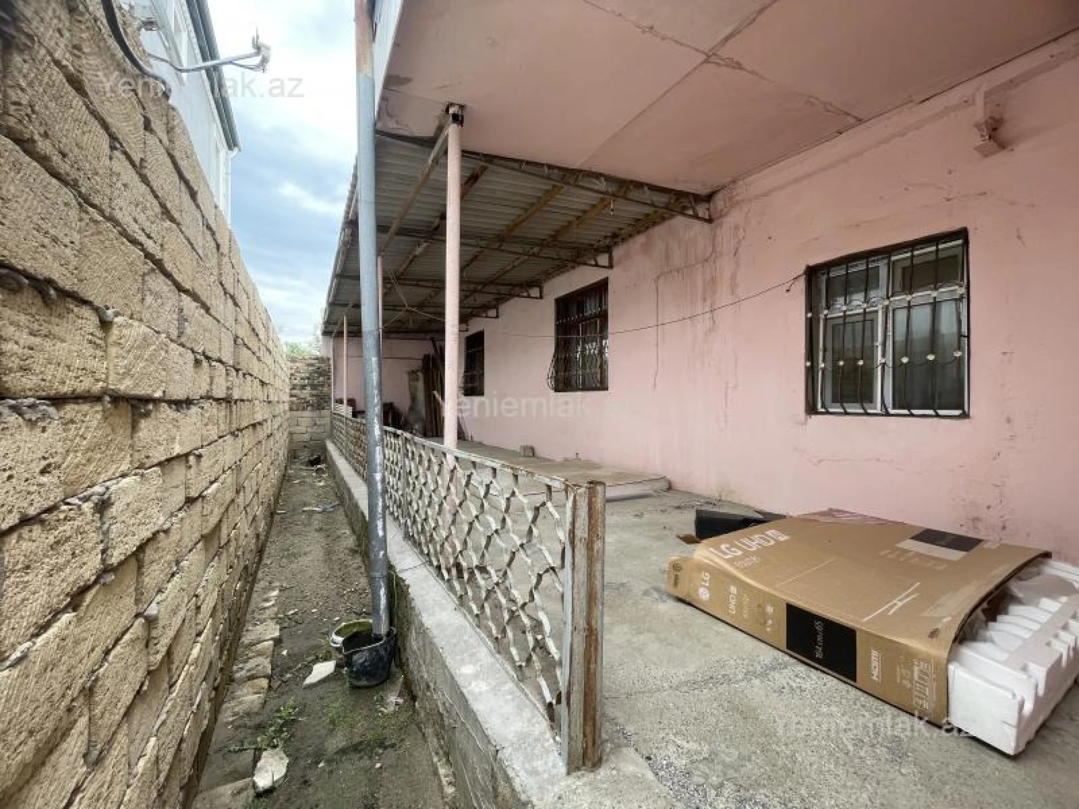 Satılır 5 otaqlı həyət evi 280 m²