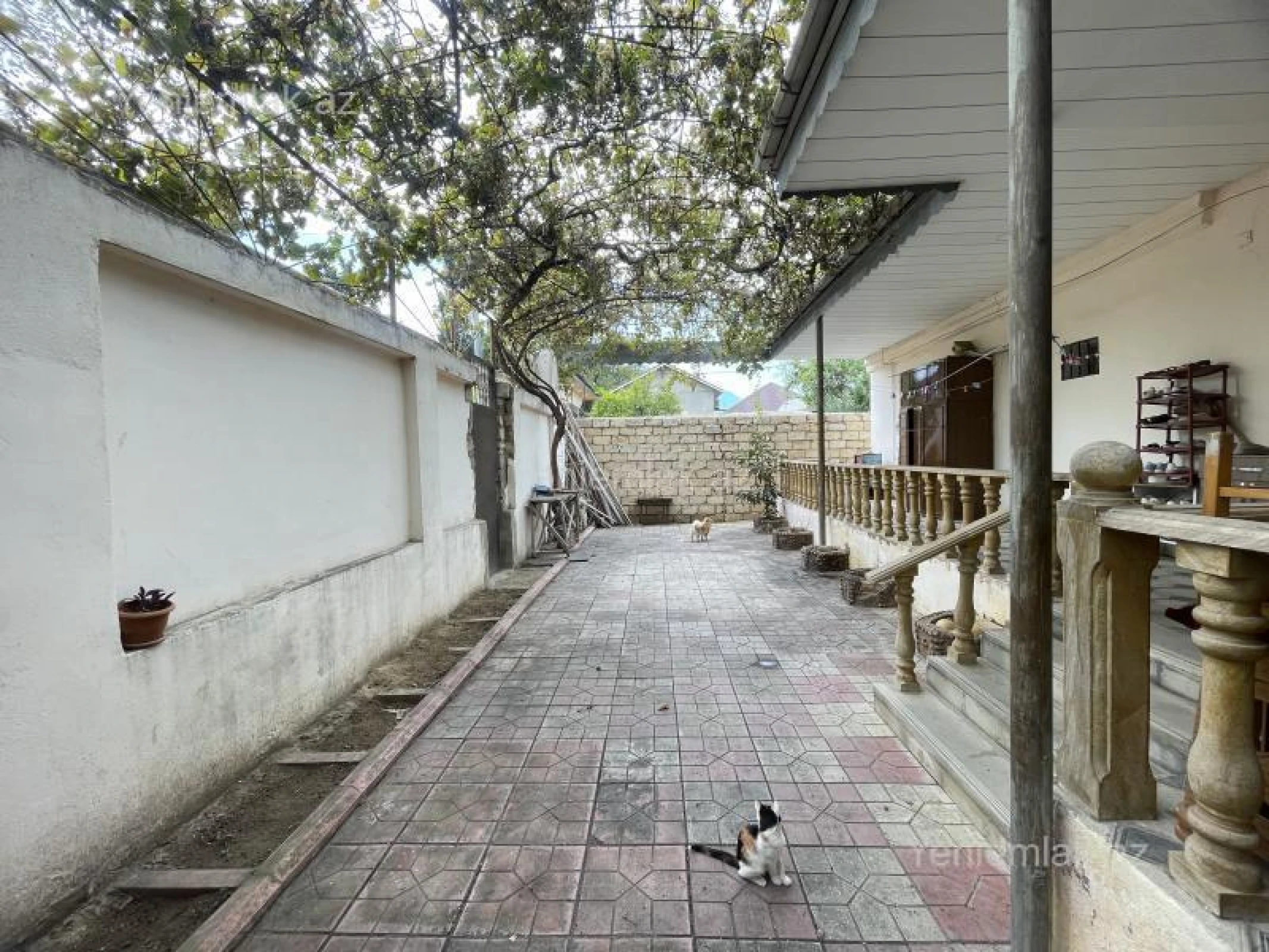 Satılır 5 otaqlı həyət evi 280 m²