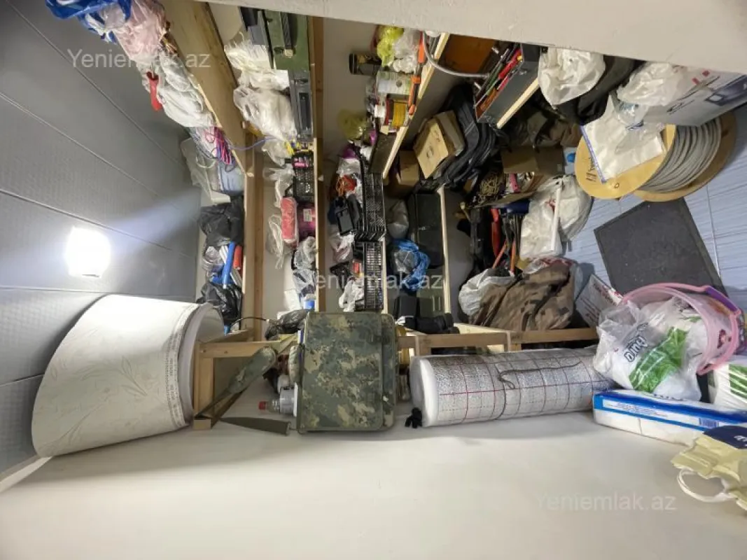 Satılır 5 otaqlı həyət evi 280 m²