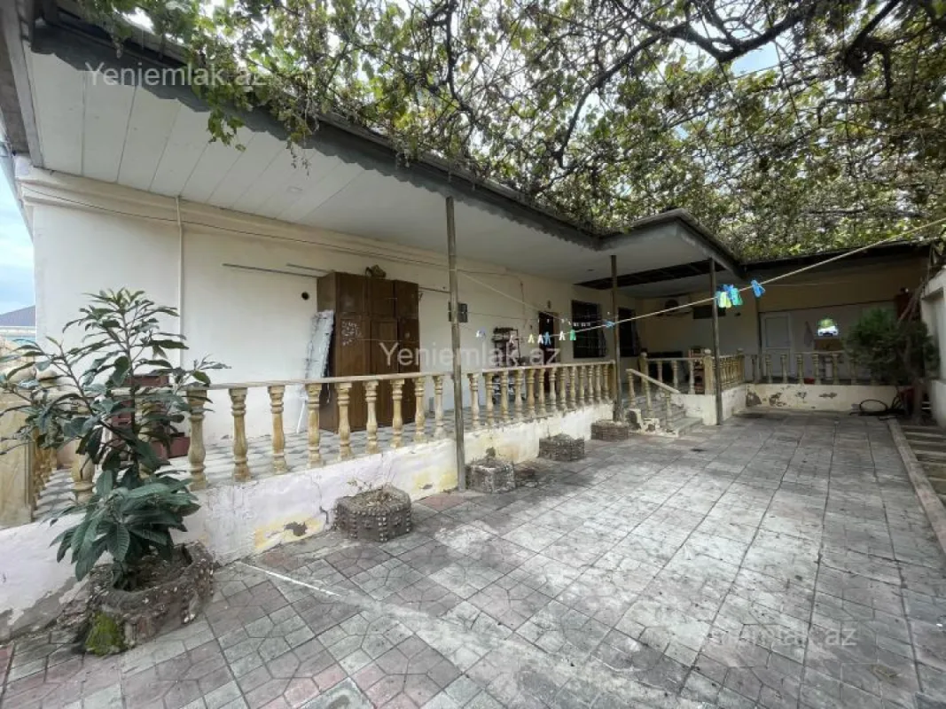 Satılır 5 otaqlı həyət evi 280 m²
