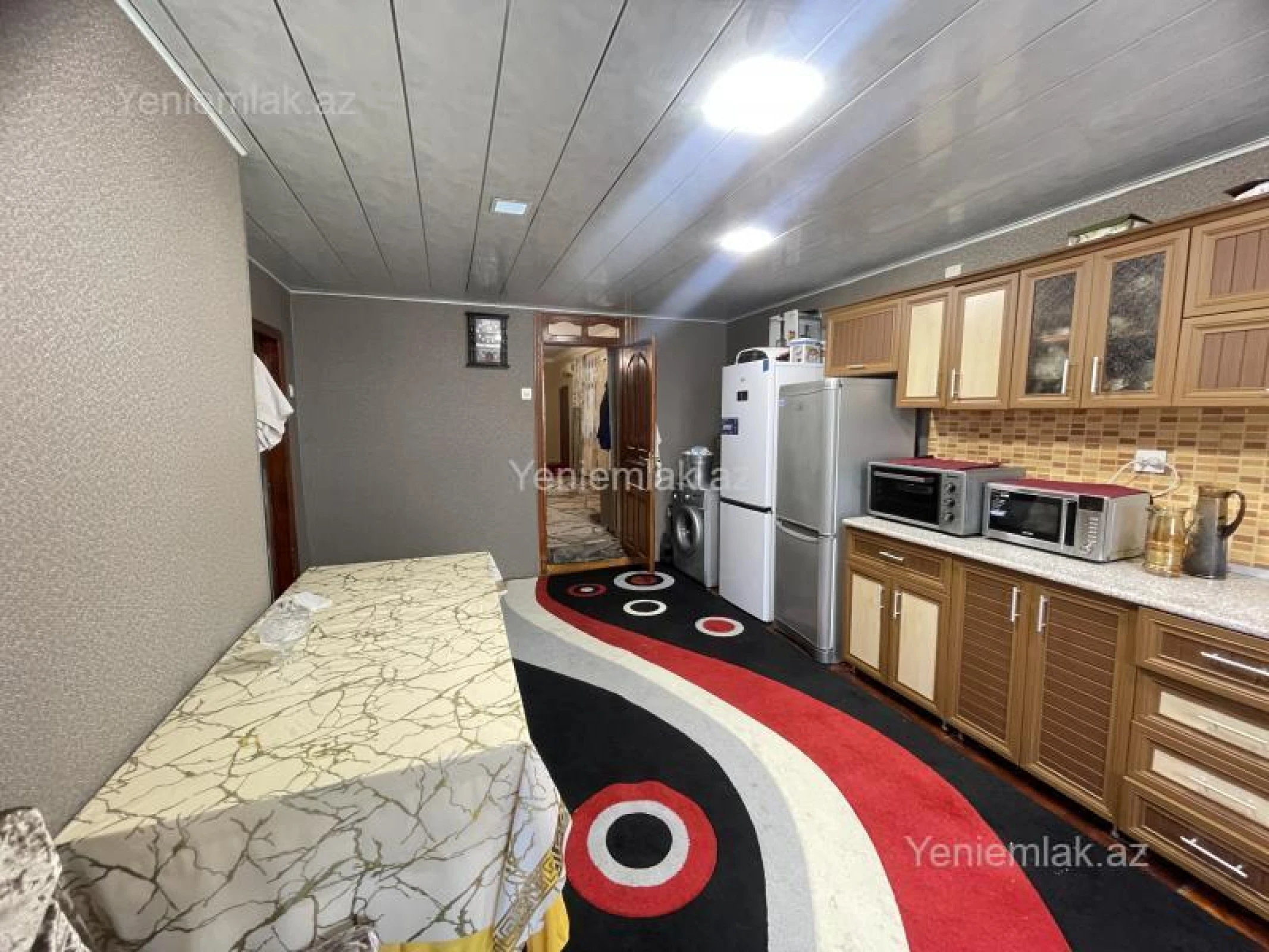 Satılır 5 otaqlı həyət evi 280 m²