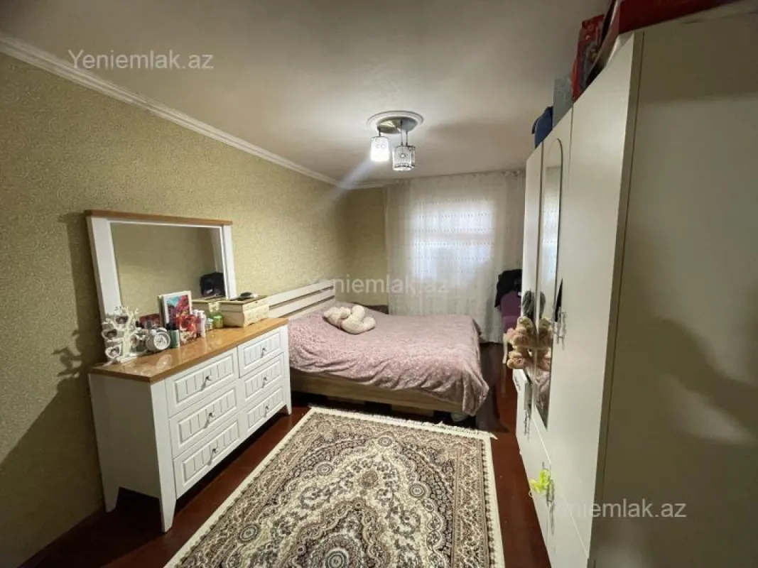 Satılır 5 otaqlı həyət evi 280 m²