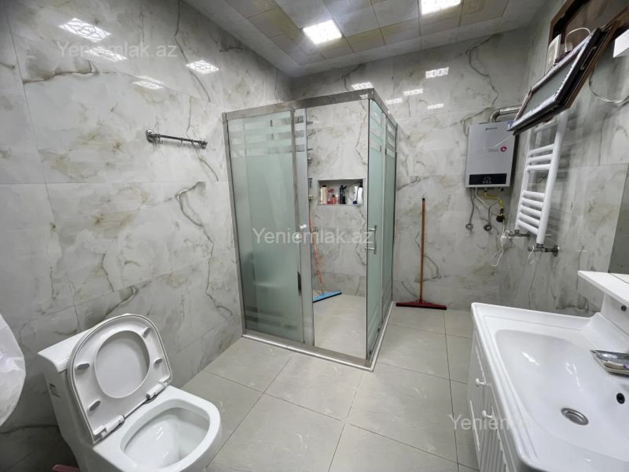 Satılır 5 otaqlı həyət evi 280 m²