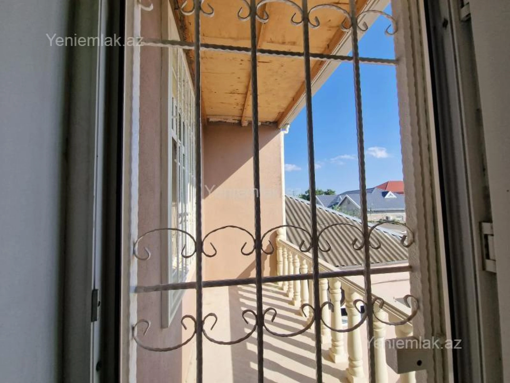 Satılır 5 otaqlı həyət evi 145 m²