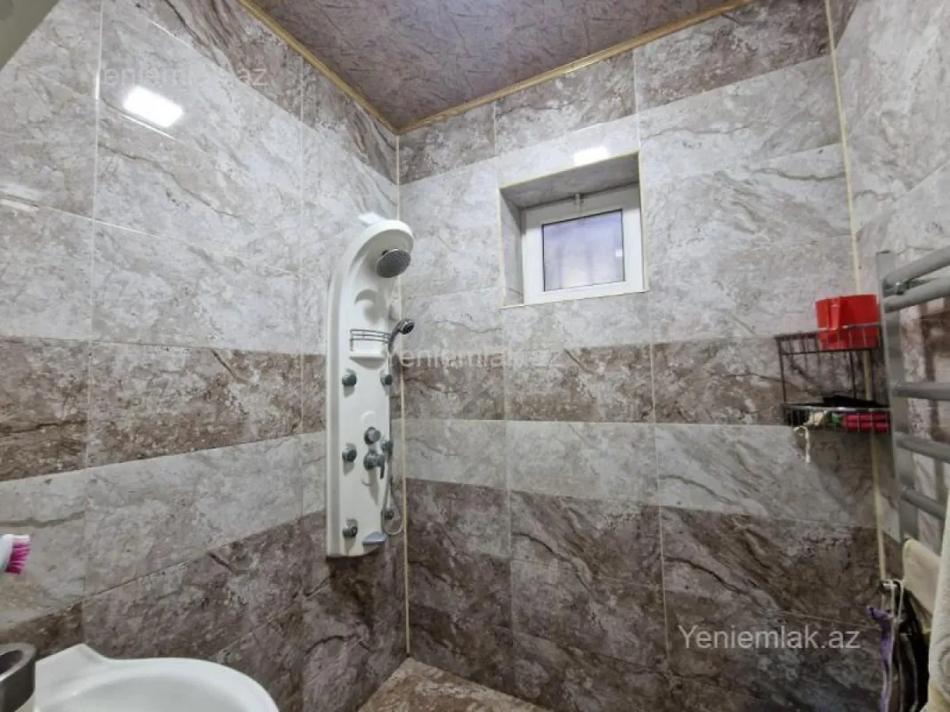 Satılır 5 otaqlı həyət evi 145 m²